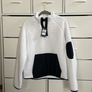 Women’s Under Armour fleece quarter zip